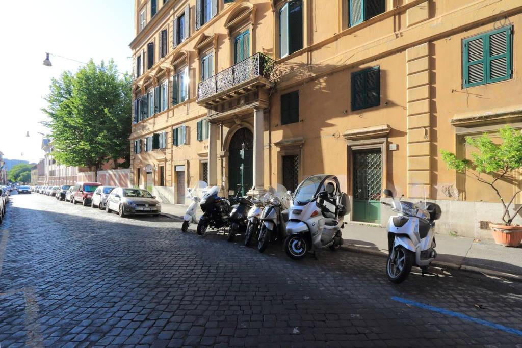 Apartamento Ych-charming Flat Near Colosseum
